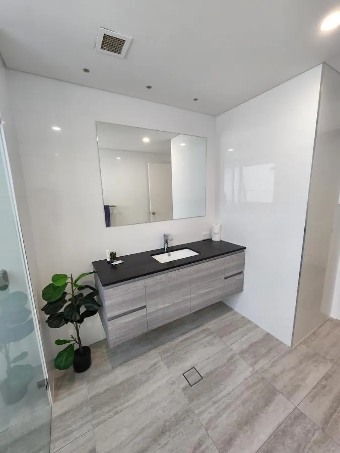 Perth Cbd Apartments 4*,